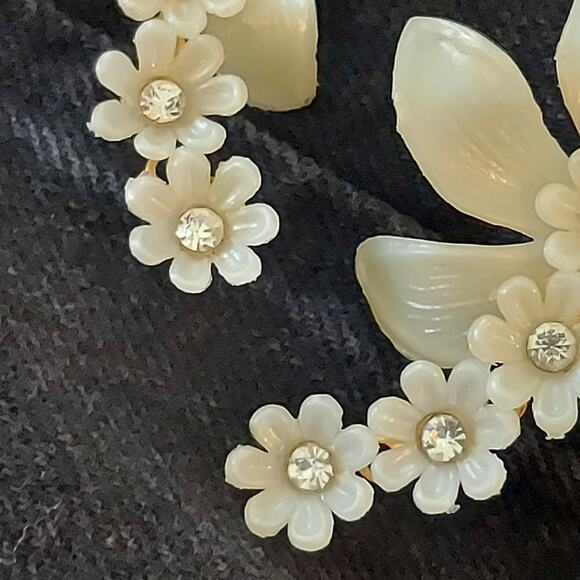 Vintage Floral Climber Earring Cream Ivory Rhinestone Clip‎ On - Picture 4 of 7